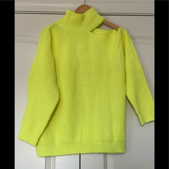 NEON 💛 Cut Out Ribbed Sweater - Picture 2 of 5